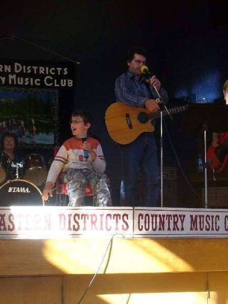 eastern-districts-country-music-club-day-kim-alex-music-004